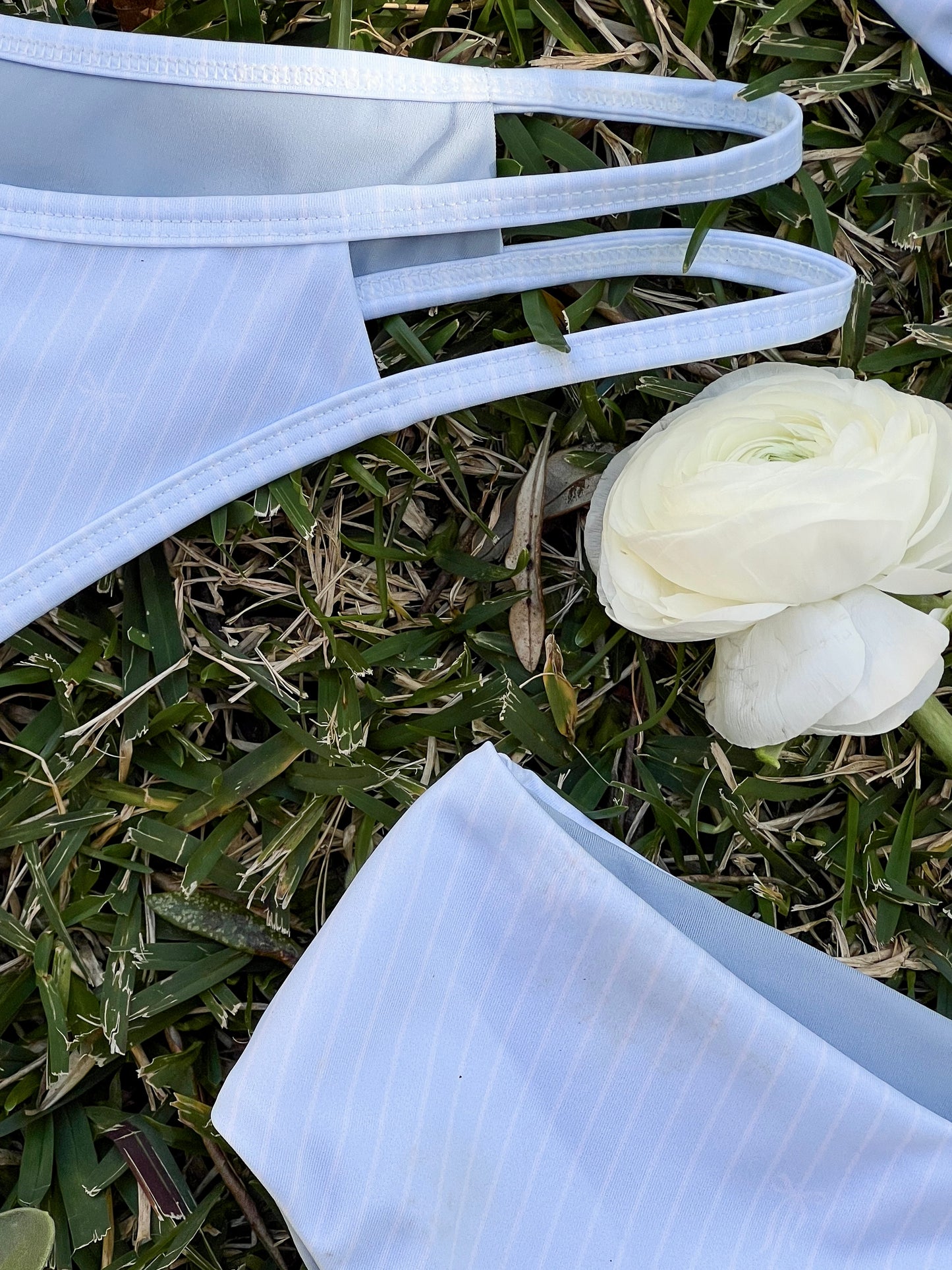 the stand out halter triangle bikini top - hydrangea